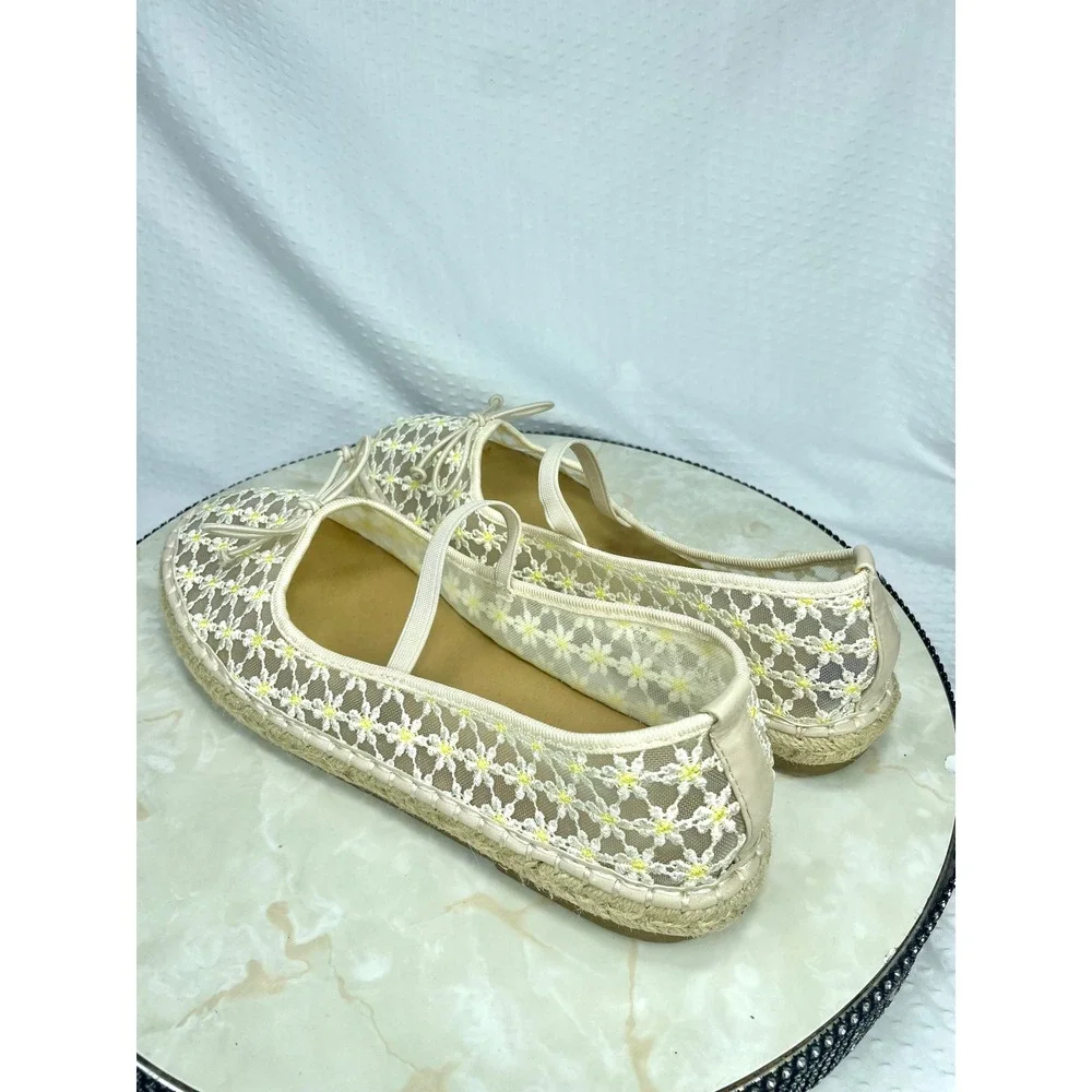 Madden Girl Floral Lace Mesh Espadrille Mary Jane Flats Womens 8.5 Cream Ballet